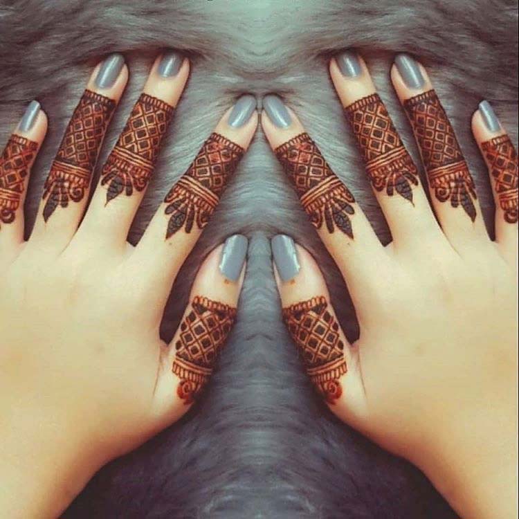 Mehndi Finger Designs