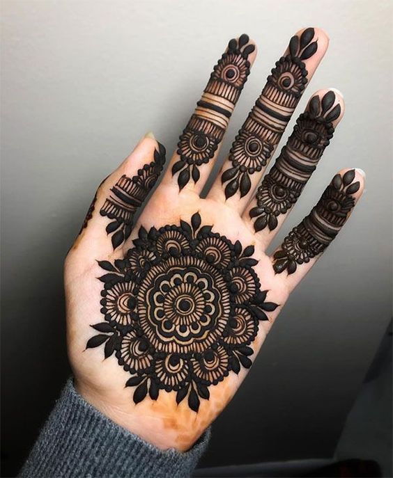 Simple Mehndi Designs for Front Hands 2023